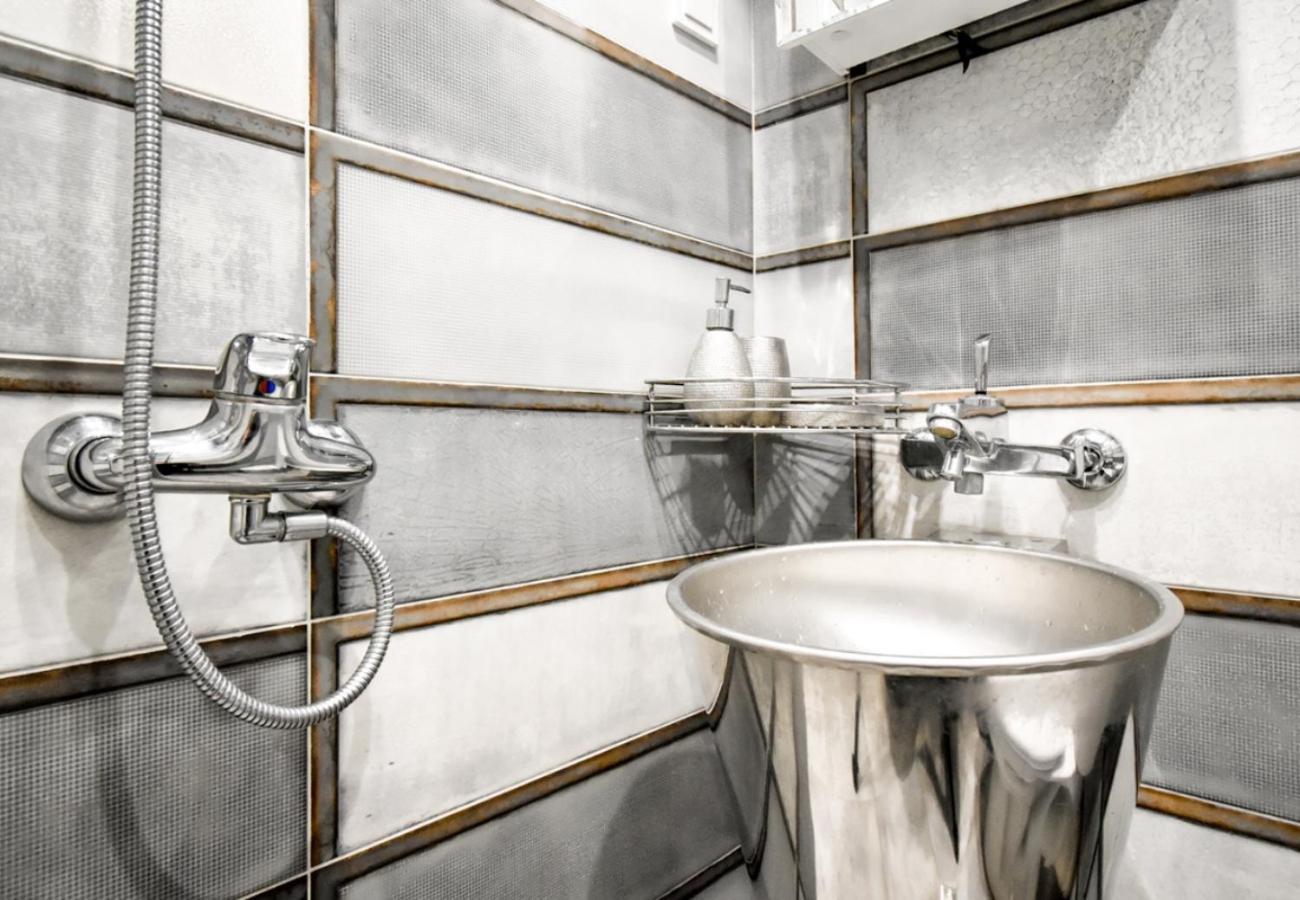 Dietro L Angolo, 2 Bath Apartment Sofia Bagian luar foto