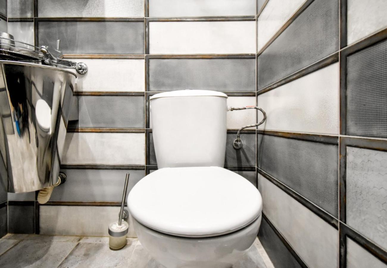 Dietro L Angolo, 2 Bath Apartment Sofia Bagian luar foto