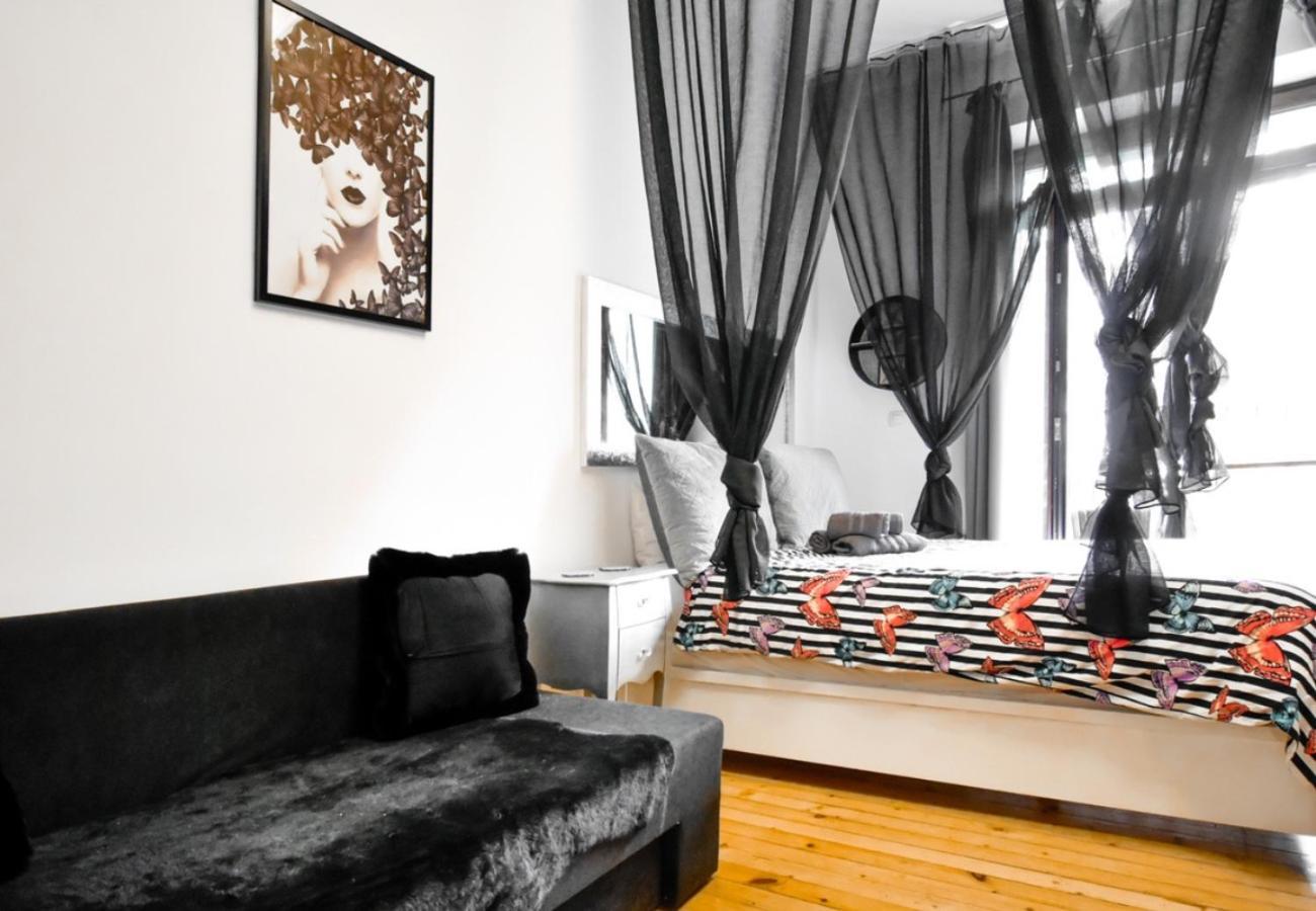 Dietro L Angolo, 2 Bath Apartment Sofia Bagian luar foto