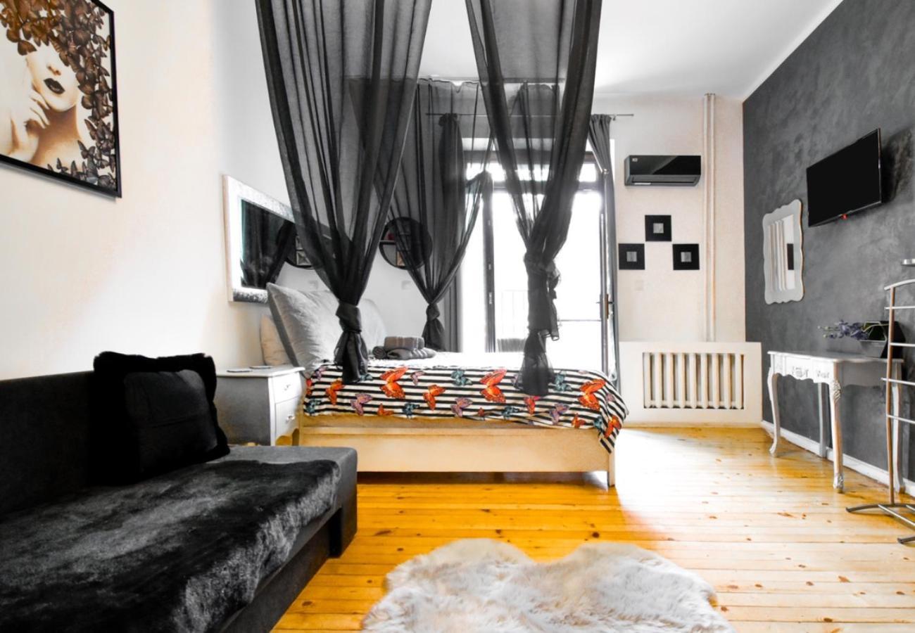 Dietro L Angolo, 2 Bath Apartment Sofia Bagian luar foto