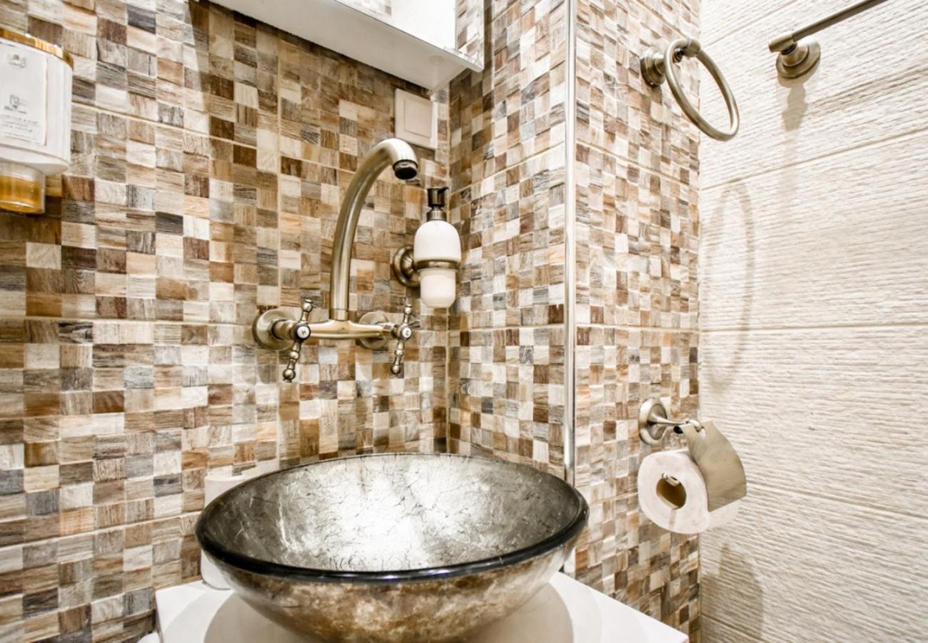Dietro L Angolo, 2 Bath Apartment Sofia Bagian luar foto