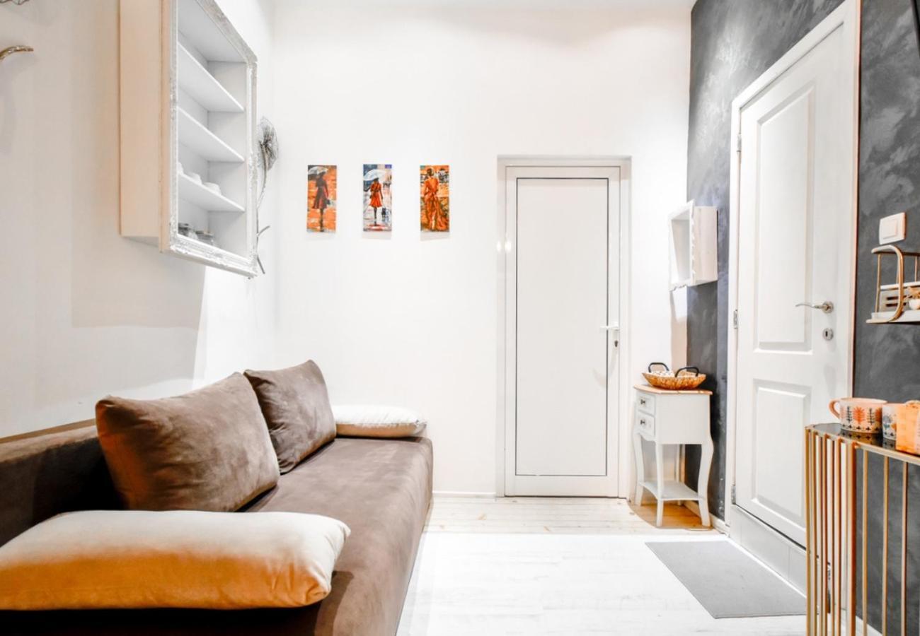Dietro L Angolo, 2 Bath Apartment Sofia Bagian luar foto