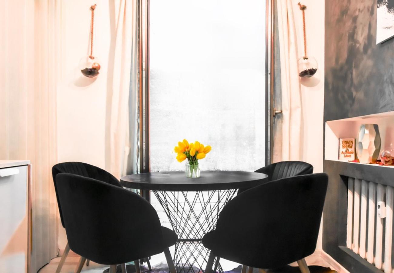 Dietro L Angolo, 2 Bath Apartment Sofia Bagian luar foto